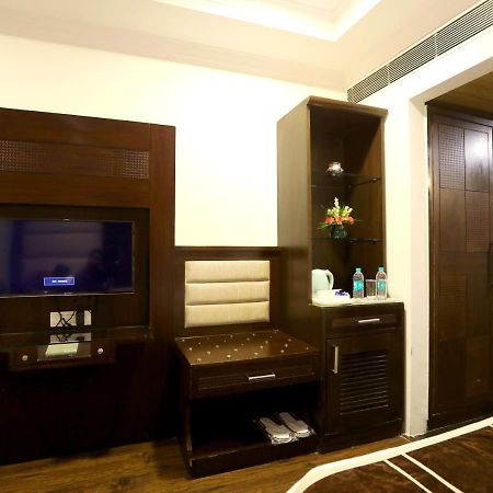 Hotel Pitrashish Pride Igi Intl Airport Delhi Buitenkant foto