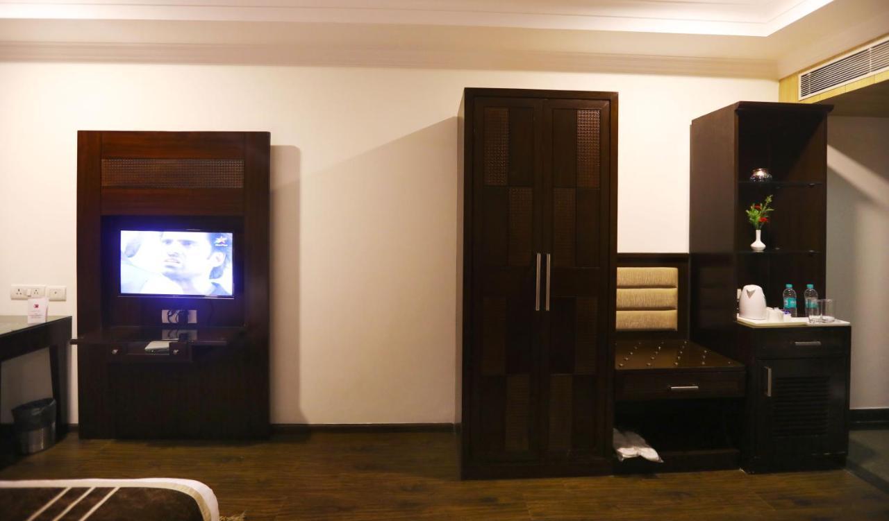 Hotel Pitrashish Pride Igi Intl Airport Delhi Buitenkant foto