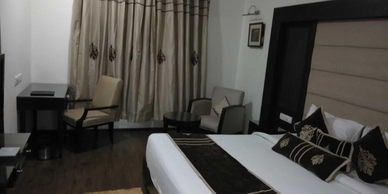 Hotel Pitrashish Pride Igi Intl Airport Delhi Buitenkant foto